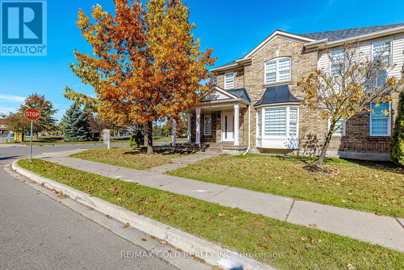 1 Orangegrove Drive, Brampton, ON photo 3