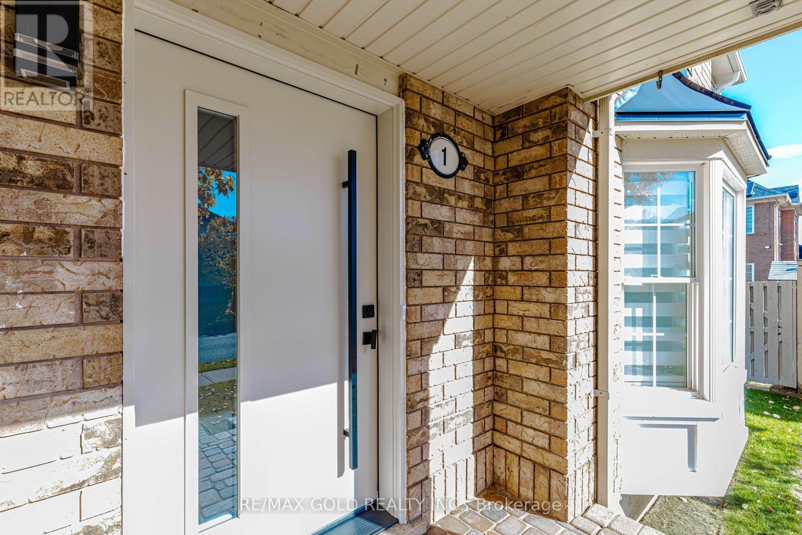 1 Orangegrove Drive, Brampton, ON photo 5