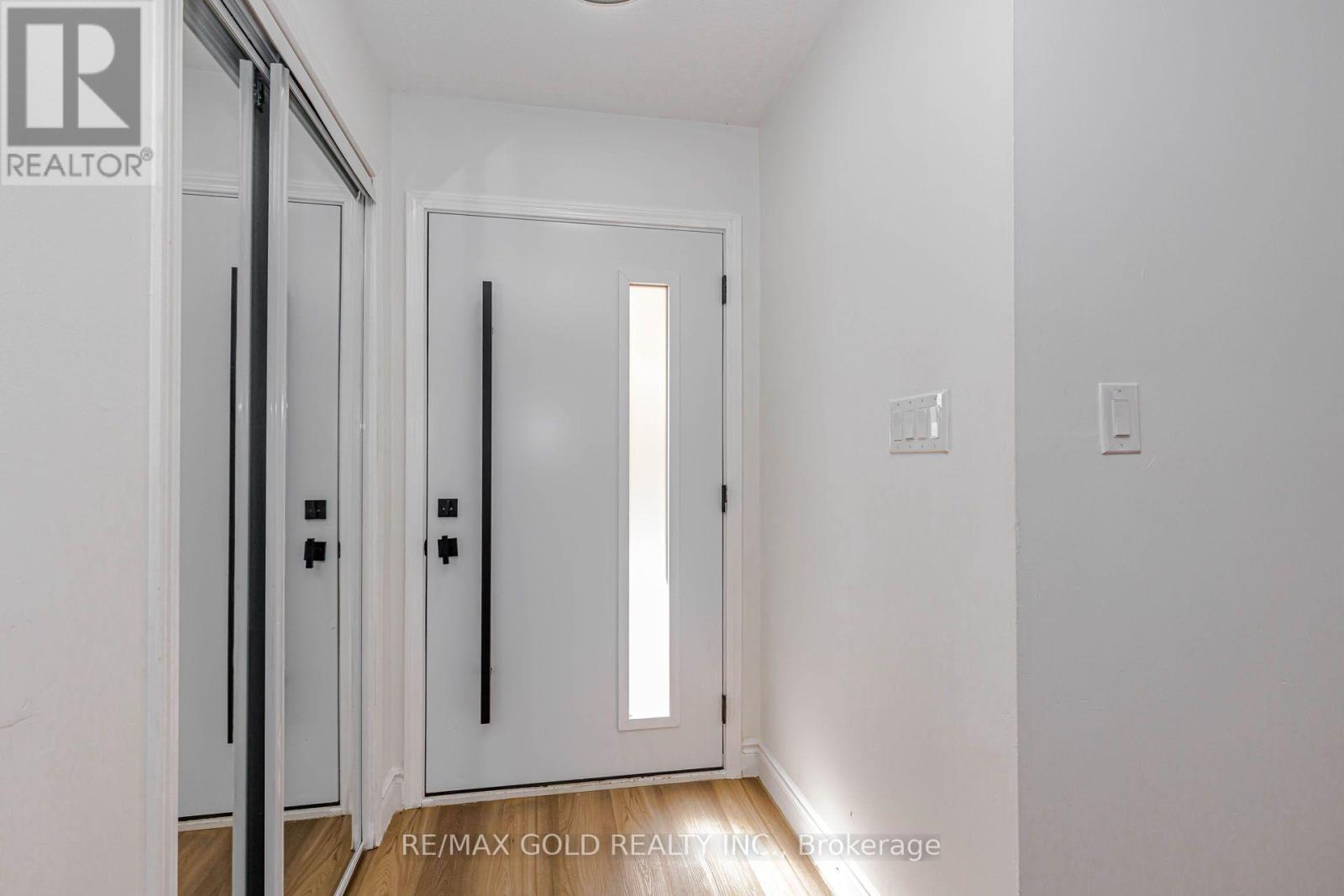 1 Orangegrove Drive, Brampton, ON photo 6