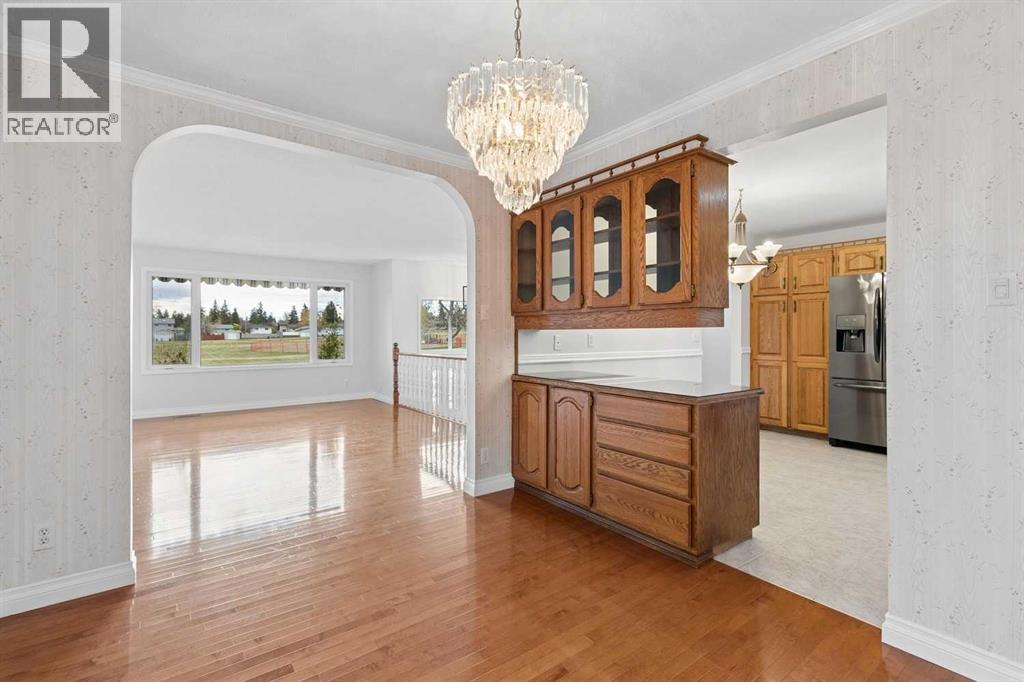 808 Stonehaven Road SW photo 9