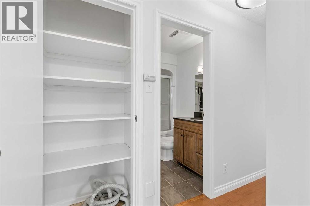 808 Stonehaven Road SW photo 23