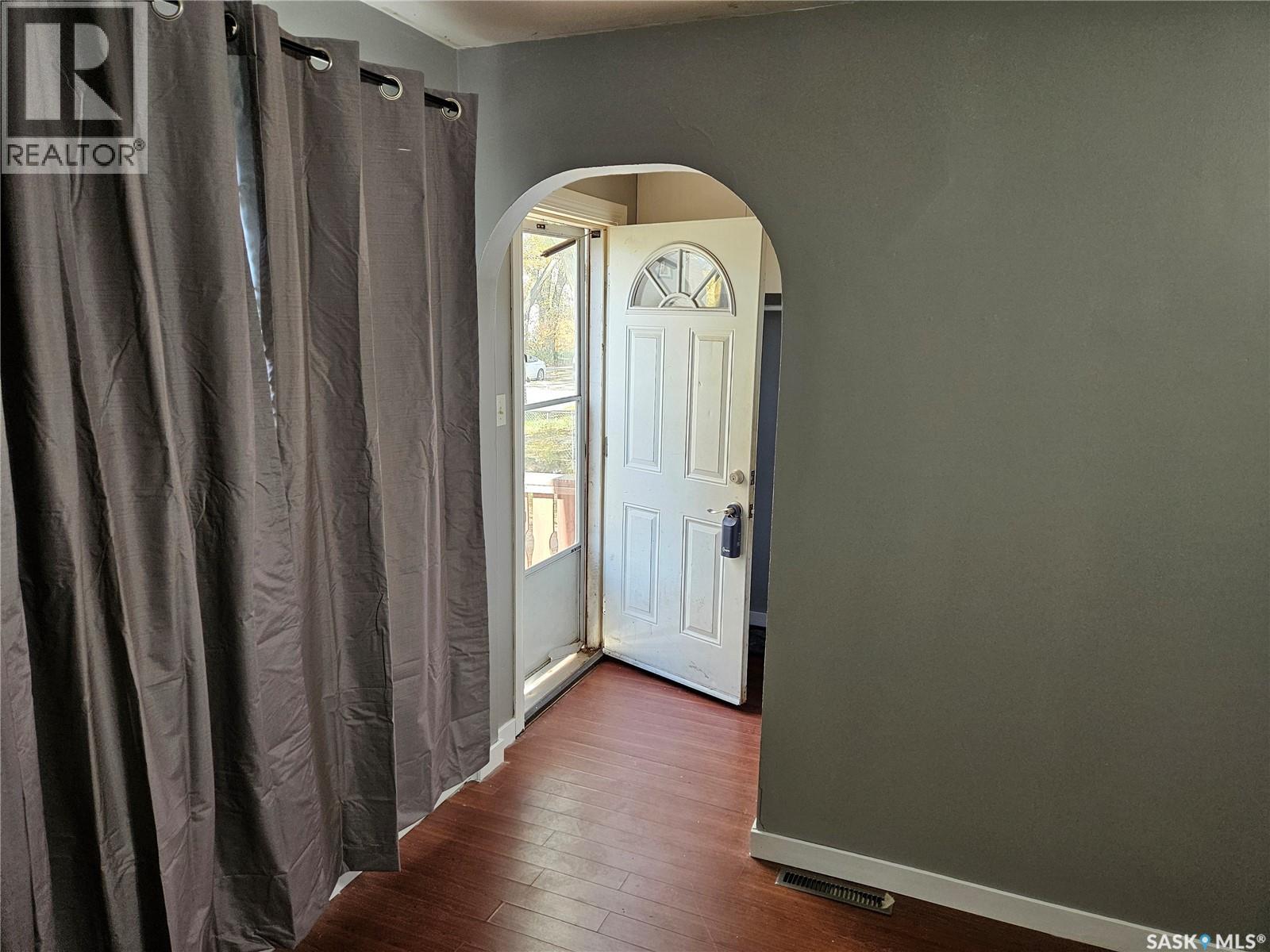 1169 Cameron STREET photo 5