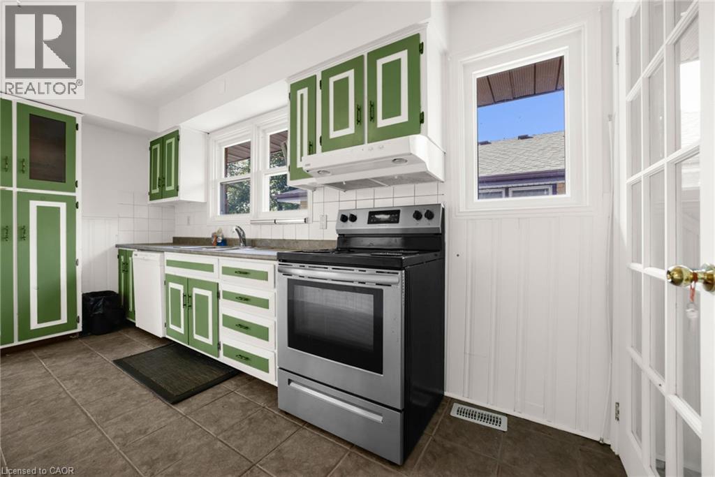 272 UPPER PARADISE Road, Hamilton — photo 4
