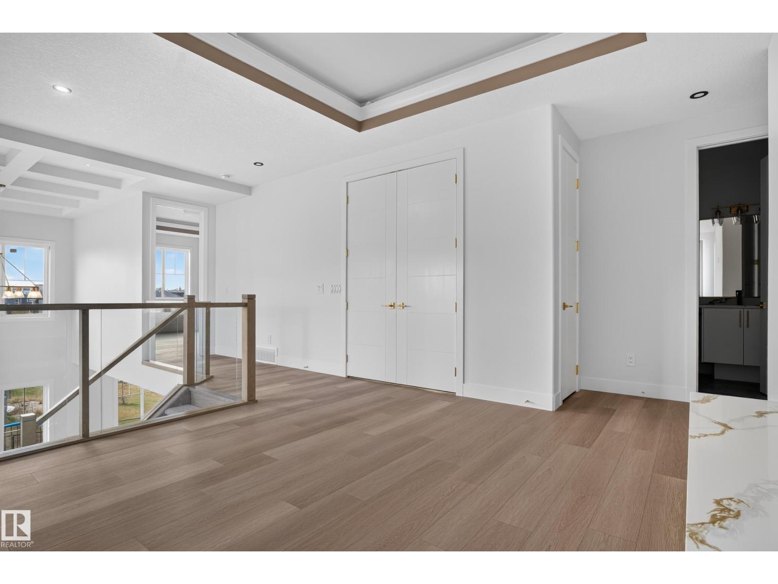 386 Linden LO NE, photo 38 of 64