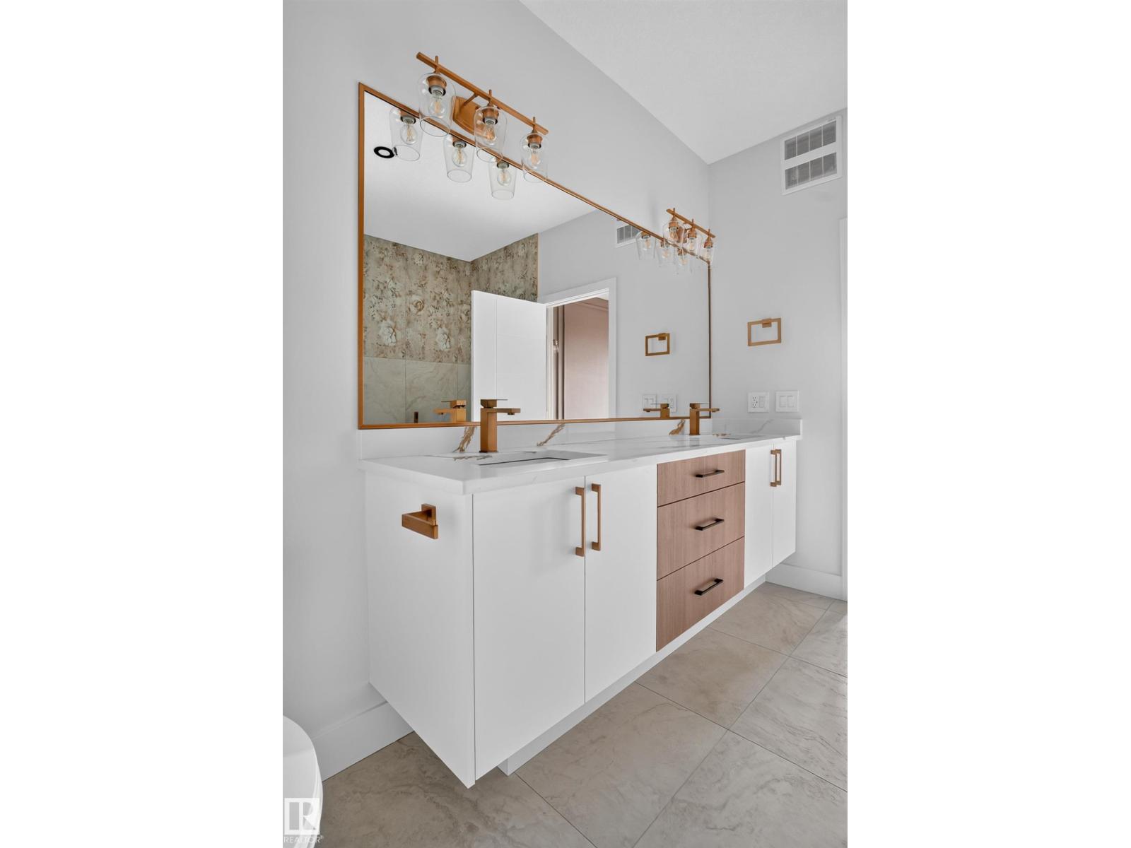 386 Linden LO NE, photo 60 of 64