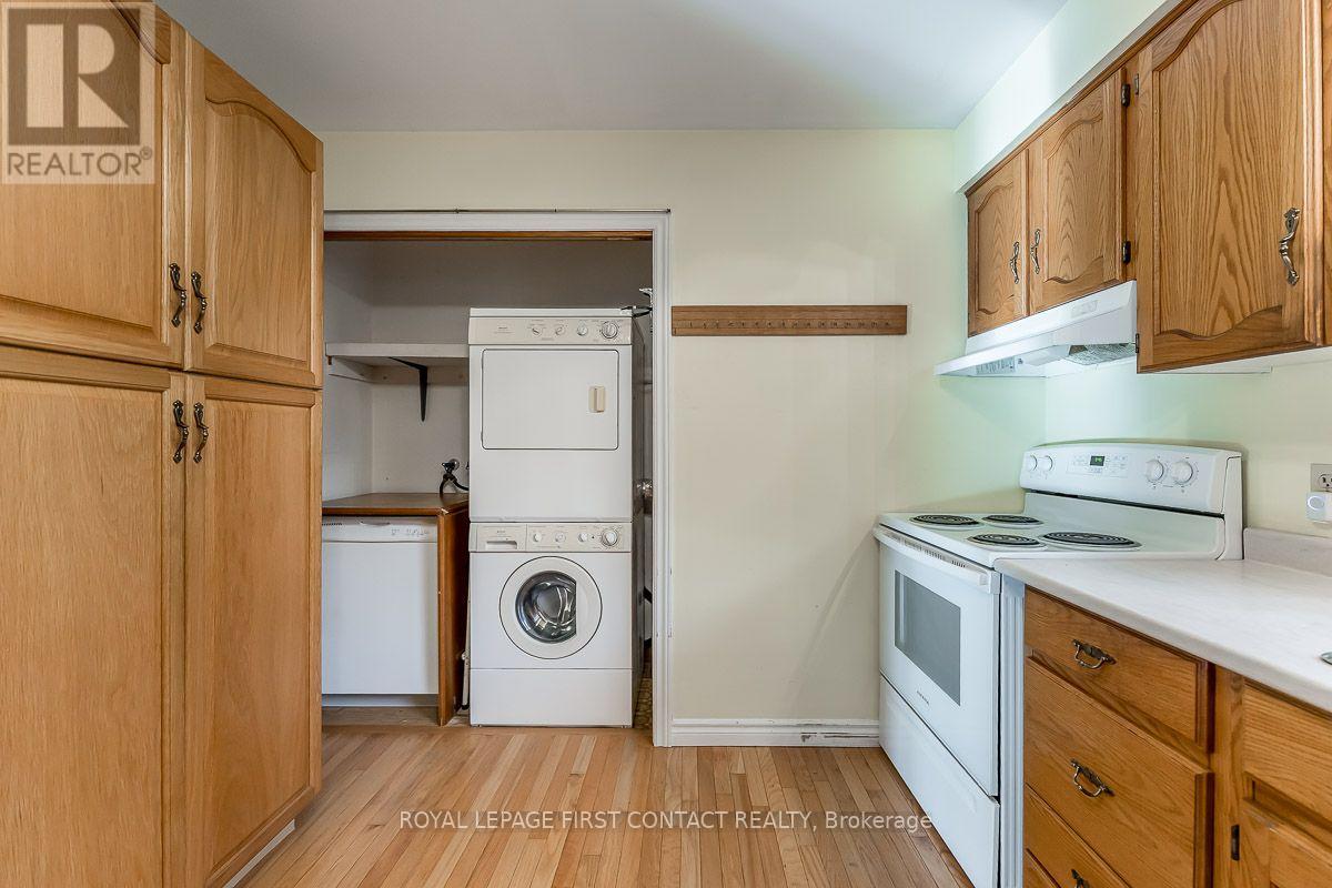 224 Christopher Street, Clearview photo 17