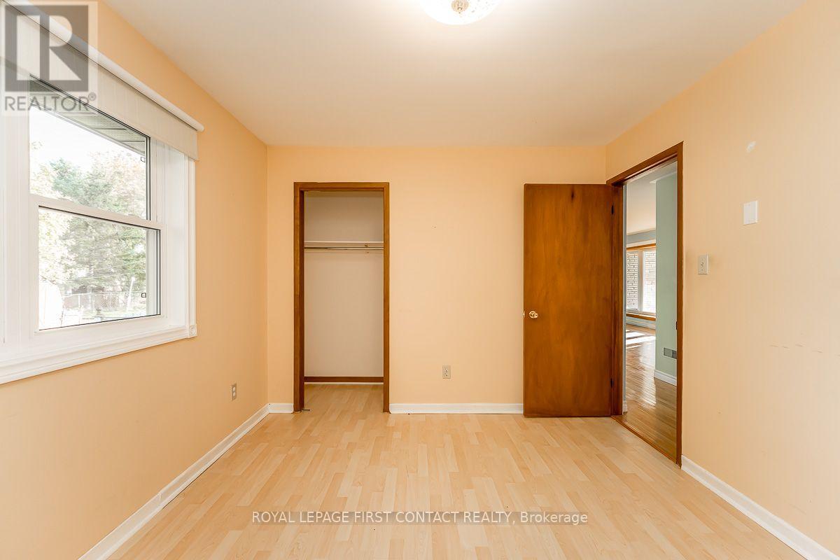 224 Christopher Street, Clearview photo 23