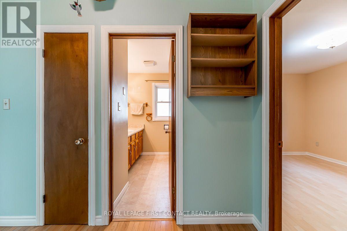 224 Christopher Street, Clearview photo 24