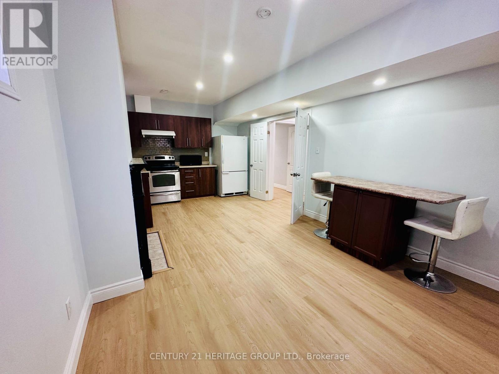 Basement-135 Cheltenham Road, Barrie photo 8