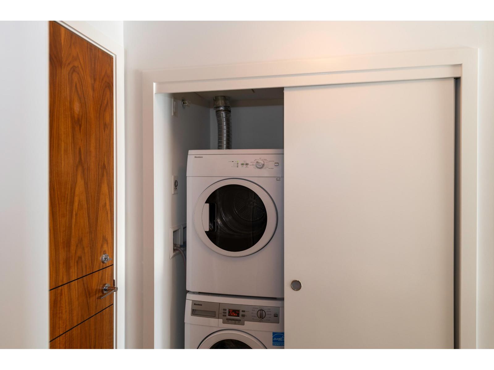 13750 100 Unit 2503 photo 3