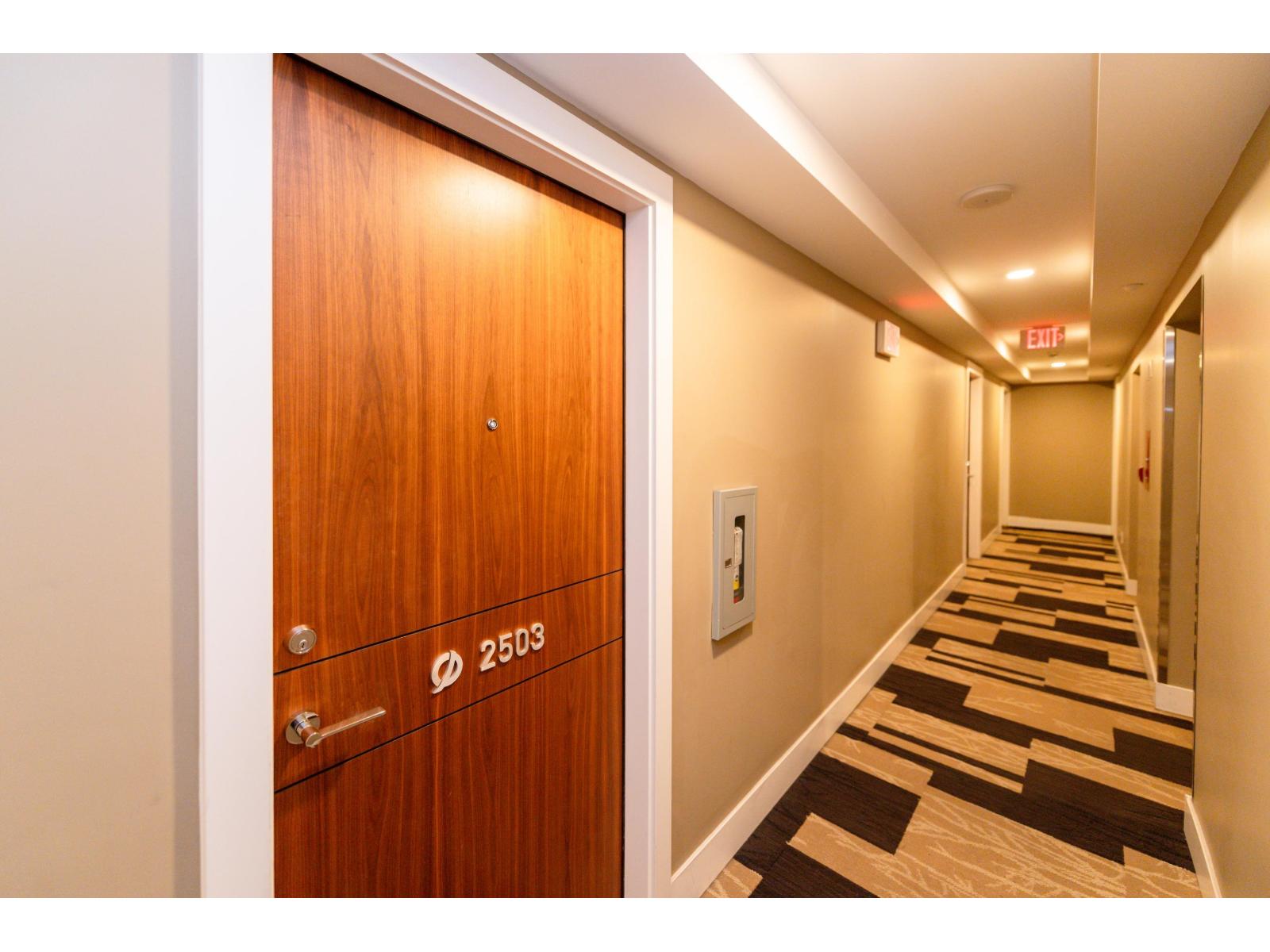 13750 100 Unit 2503 photo 2