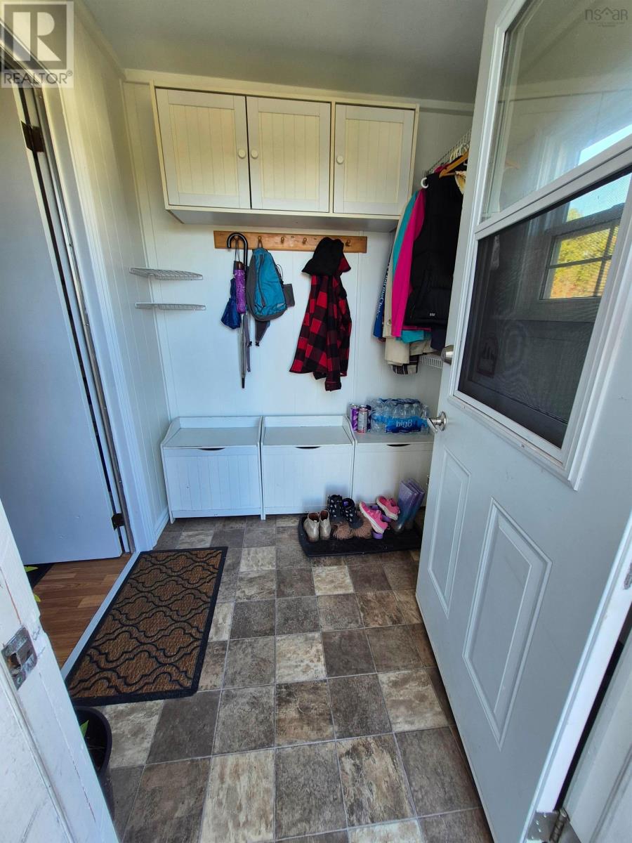 65 Munroe photo 5