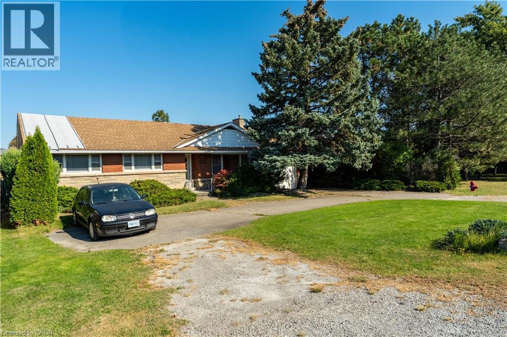 1023 NORTH SERVICE Road, Stoney Creek — photo 2