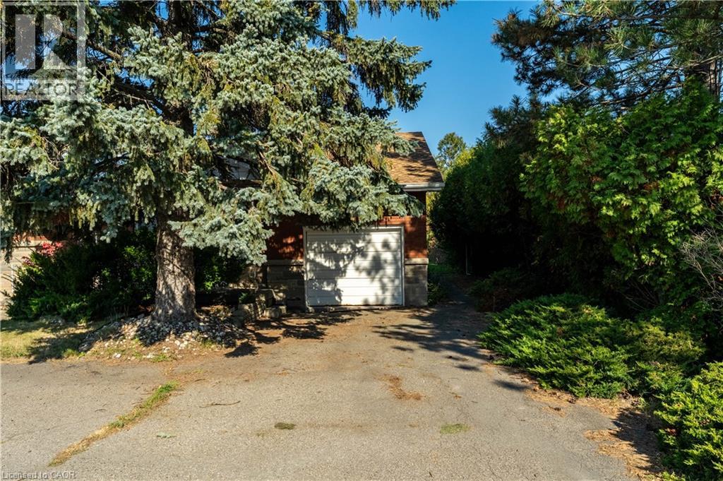 1023 NORTH SERVICE Road, Stoney Creek — photo 8