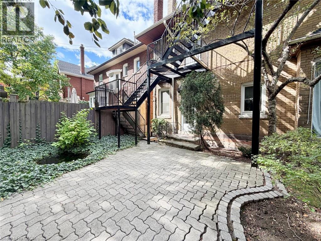 241 MACNAB Unit Unit 2