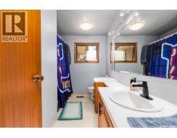 915 Normandy Drive, Moose Jaw, SK S6H3G8 Photo 27