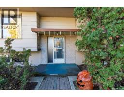 Laundry room - 915 Normandy Drive, Moose Jaw, SK S6H3G8 Photo 8