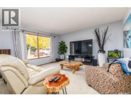 Games room - 915 Normandy Drive, Moose Jaw, SK S6H3G8 Photo 12