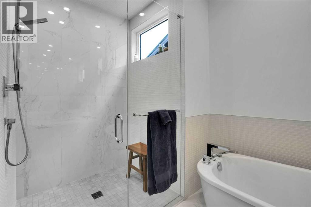 316 28 Avenue NE, Calgary — photo 21