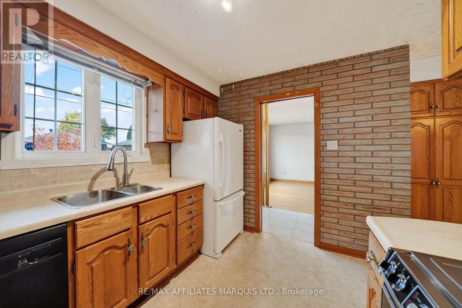 420 ANTHONY STREET - 5