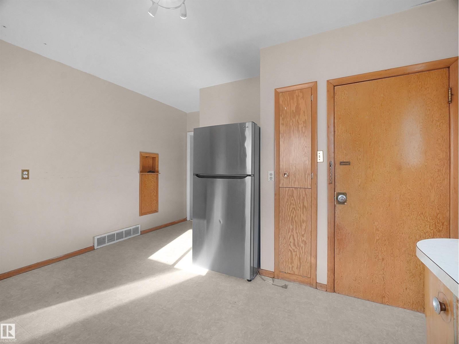 12407 96 ST NW, Edmonton — photo 16