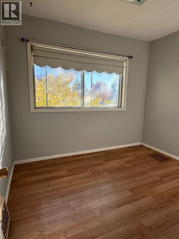 3830 46 Street, photo 12 of 37