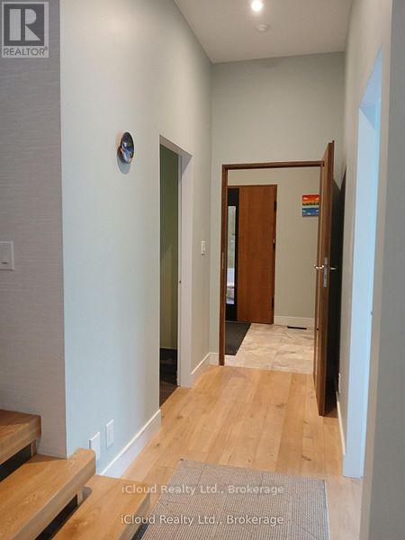 2216 Champlain Road, Tiny photo 3