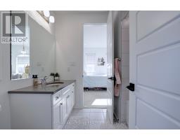 1416 Ford Strathy Crescent, Oakville, ON L6H6E3 Photo 26