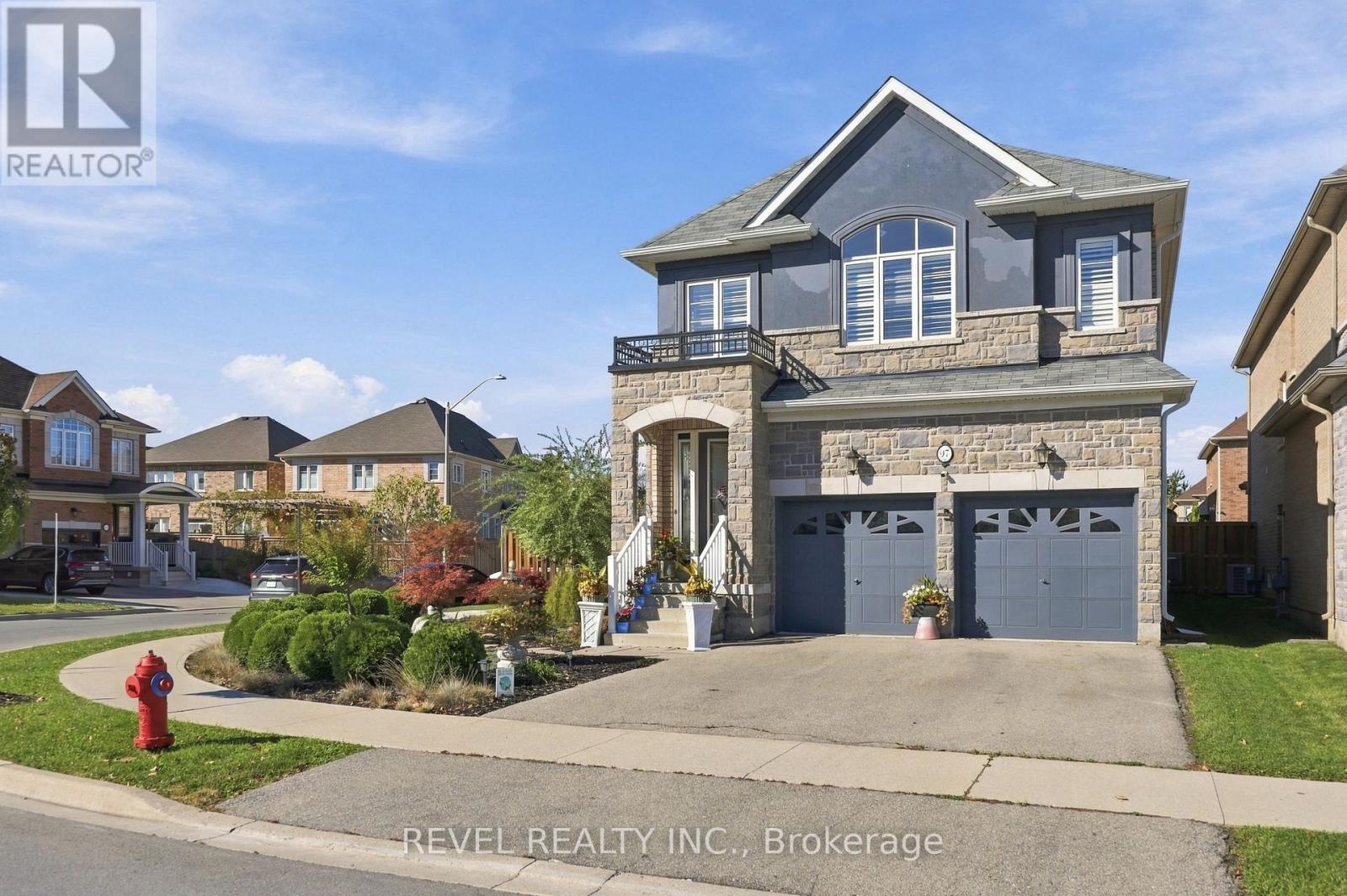 97 Narbonne Crescent, Hamilton, ON photo 2
