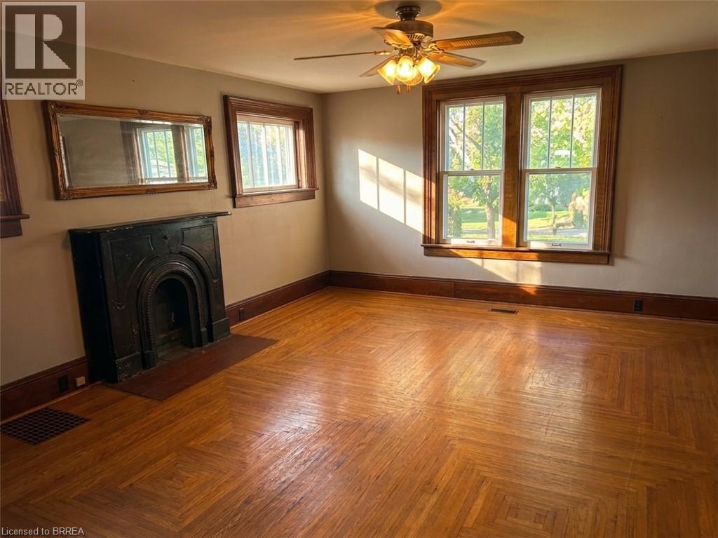 33 GRAND RIVER Street S - 12