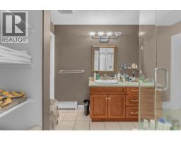 3635 Lynndale Crescent, Burnaby, BC V5A3S4 Photo 24
