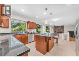 3635 Lynndale Crescent, Burnaby, BC V5A3S4 Photo 12