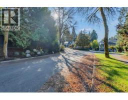 3635 Lynndale Crescent, Burnaby, BC V5A3S4 Photo 34