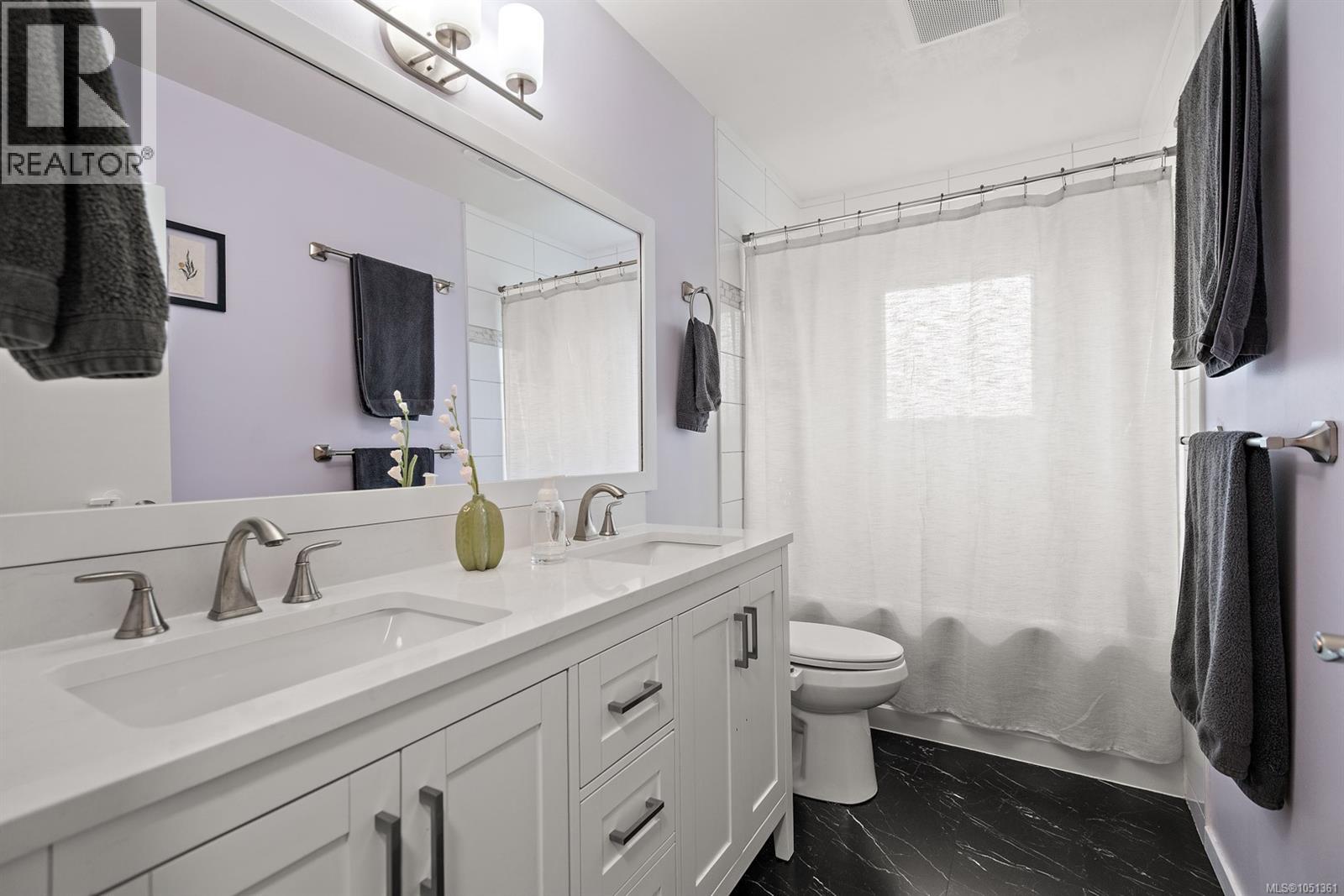3988 Larchwood Dr, Saanich - Image 1