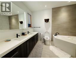 7291 Prospector Avenue Unit# 501, Radium Hot Springs, BC V0A1M0 Photo 13