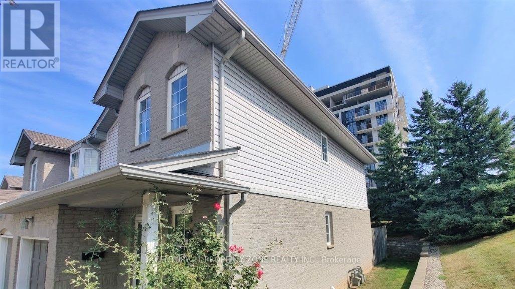 18 - 104 FRANCES AVENUE, Hamilton (Lakeshore) — photo 2