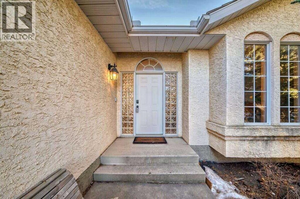 11 Hawkmount Heights NW, Calgary, Alberta, T3G3S4