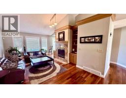 Bedroom - 11 Hawkmount Heights Nw, Calgary, AB T3G3S4 Photo 10