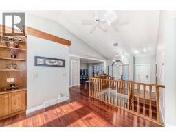 4pc Bathroom - 11 Hawkmount Heights Nw, Calgary, AB T3G3S4 Photo 14