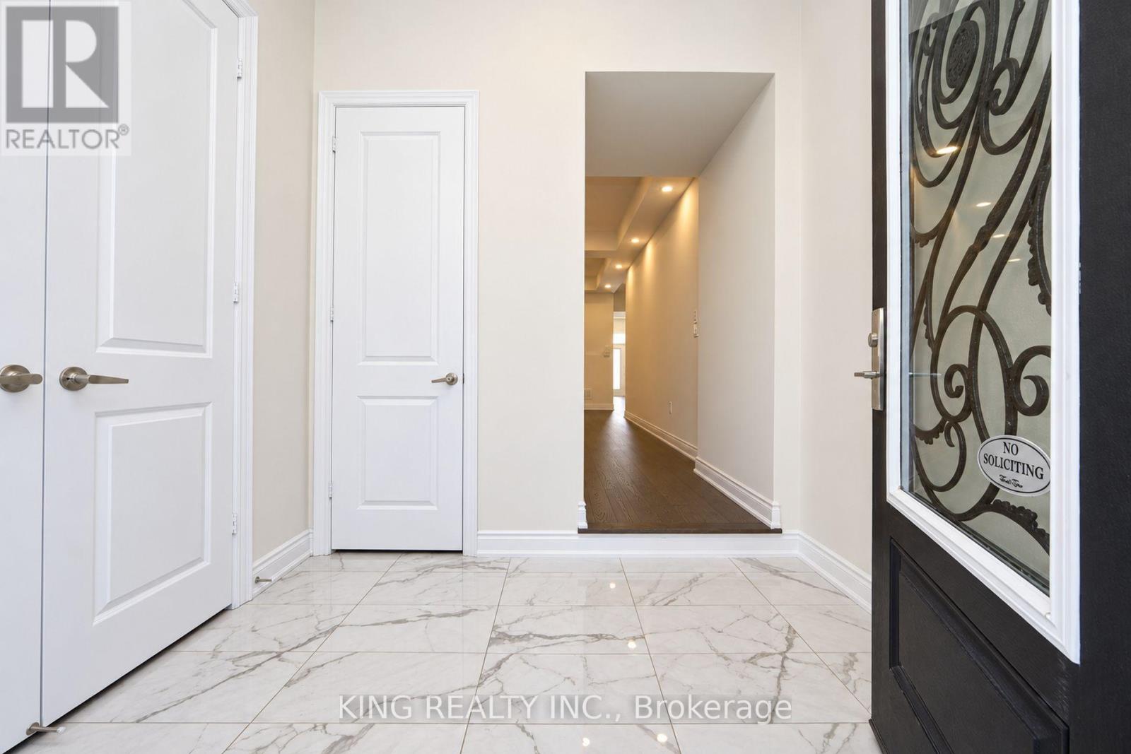 2359 Irene Crescent, Oakville, ON photo 3