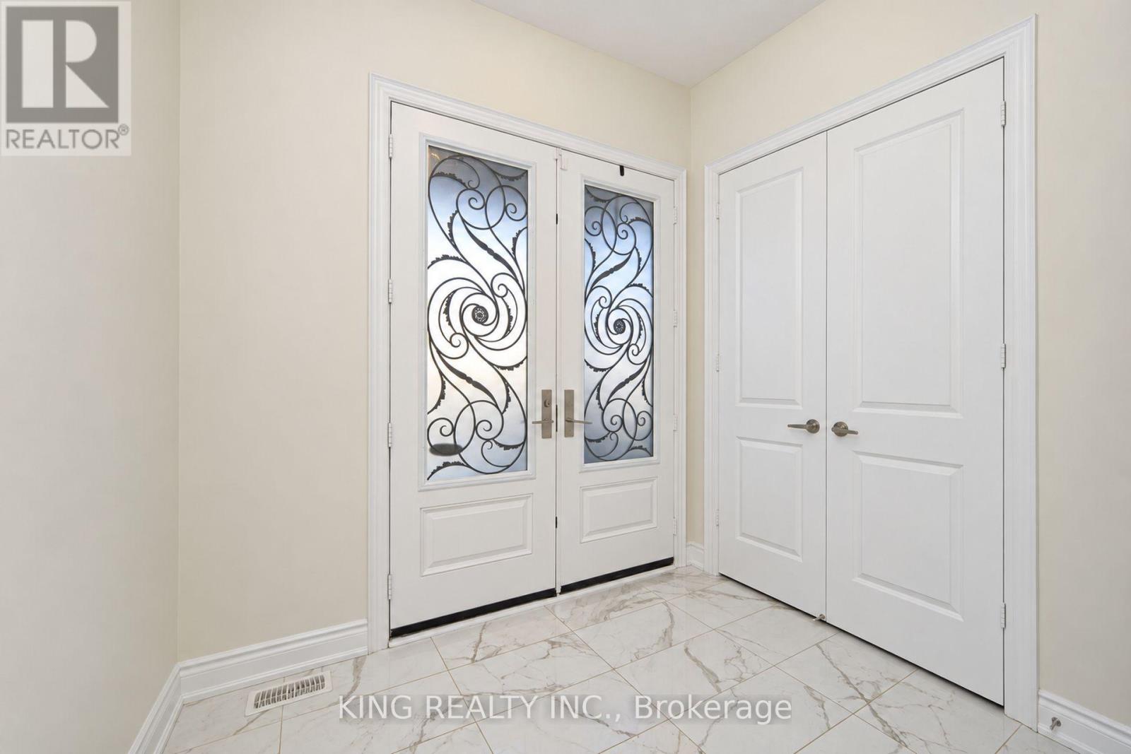 2359 Irene Crescent, Oakville, ON photo 4