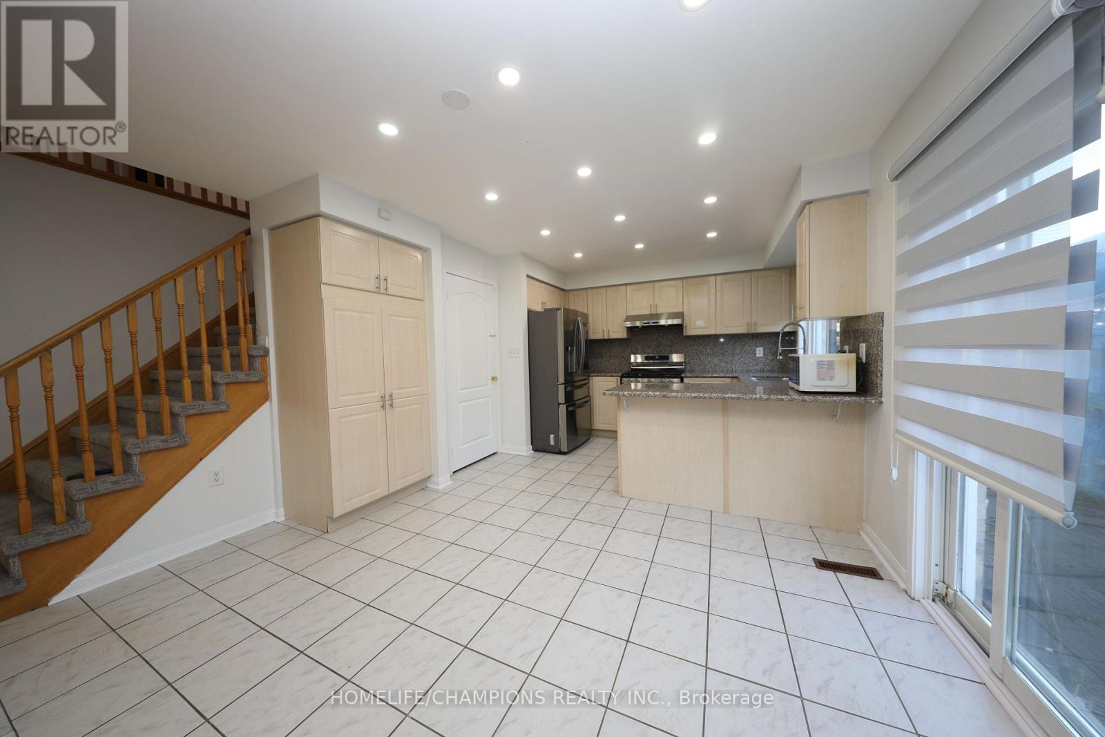 38 Bobolink Avenue, Toronto, ON photo 11