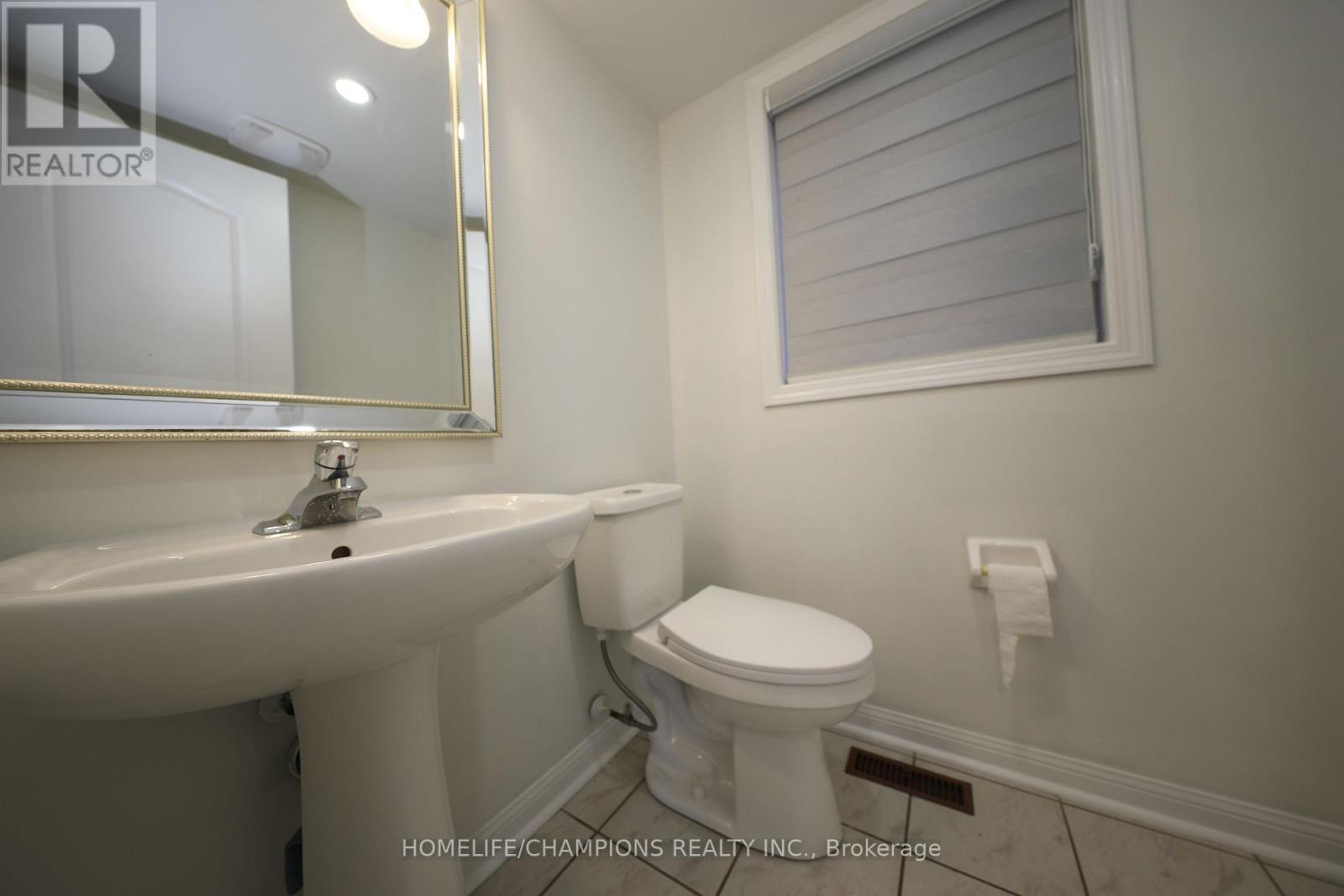 38 Bobolink Avenue, Toronto, ON photo 12