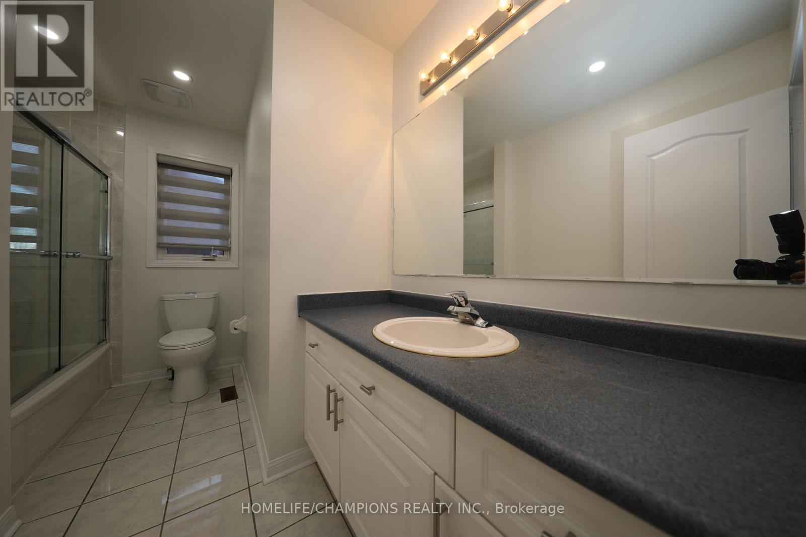 38 Bobolink Avenue, Toronto, ON photo 16