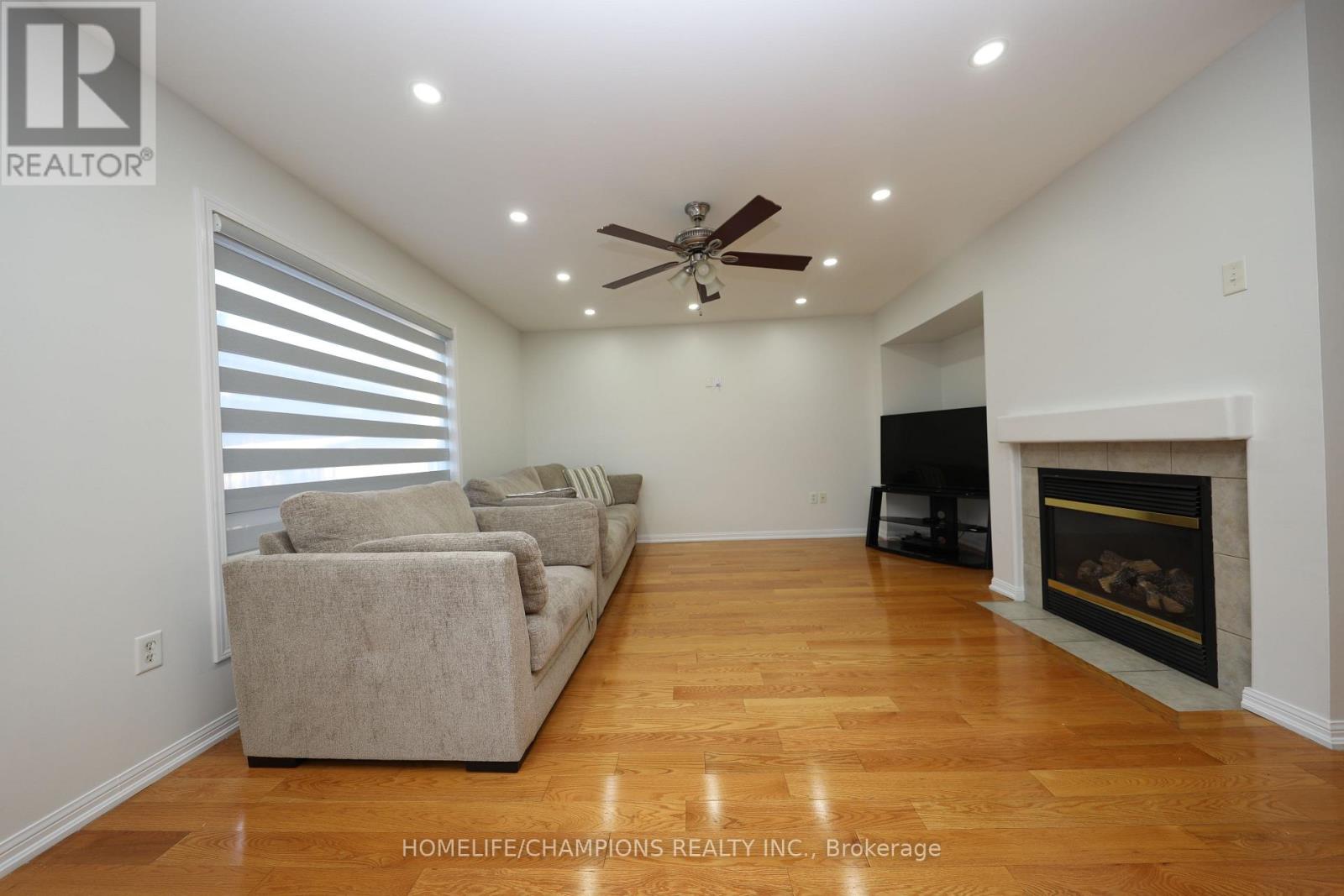 38 Bobolink Avenue, Toronto, ON photo 2