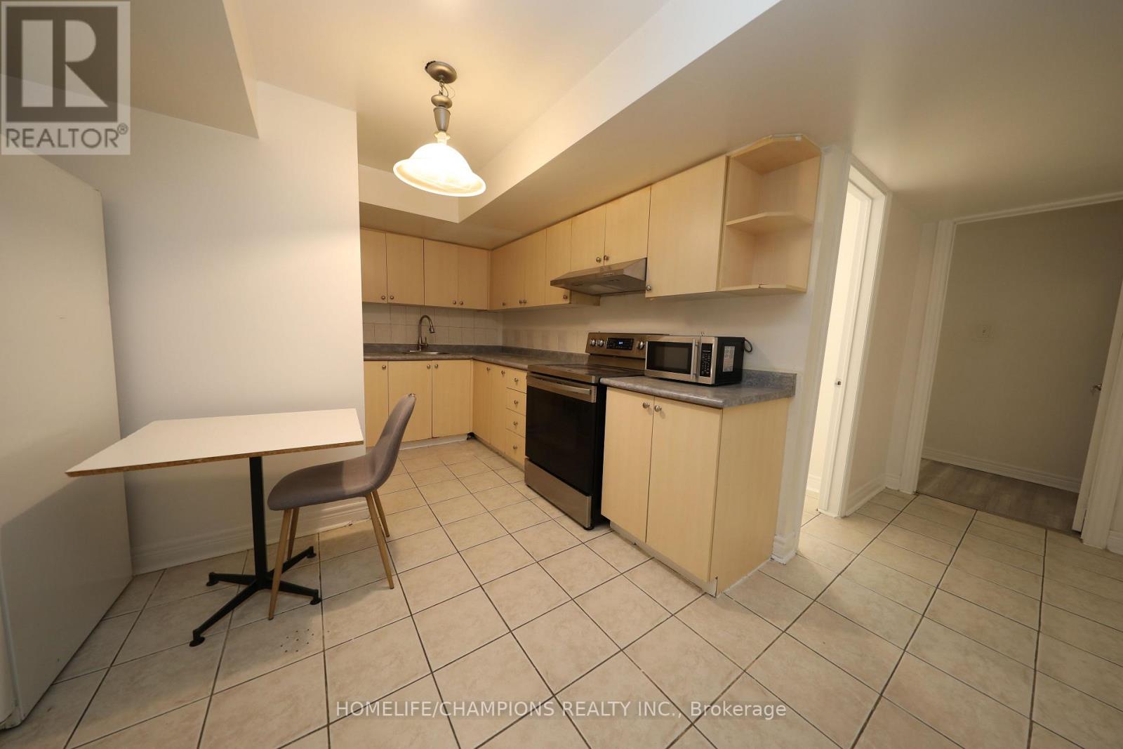 38 Bobolink Avenue, Toronto, ON photo 33