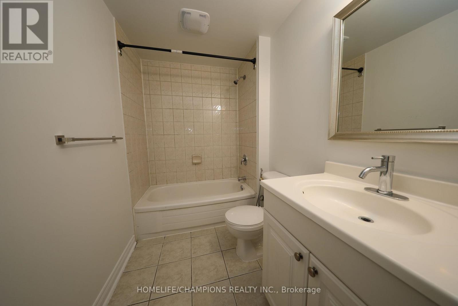38 Bobolink Avenue, Toronto, ON photo 36