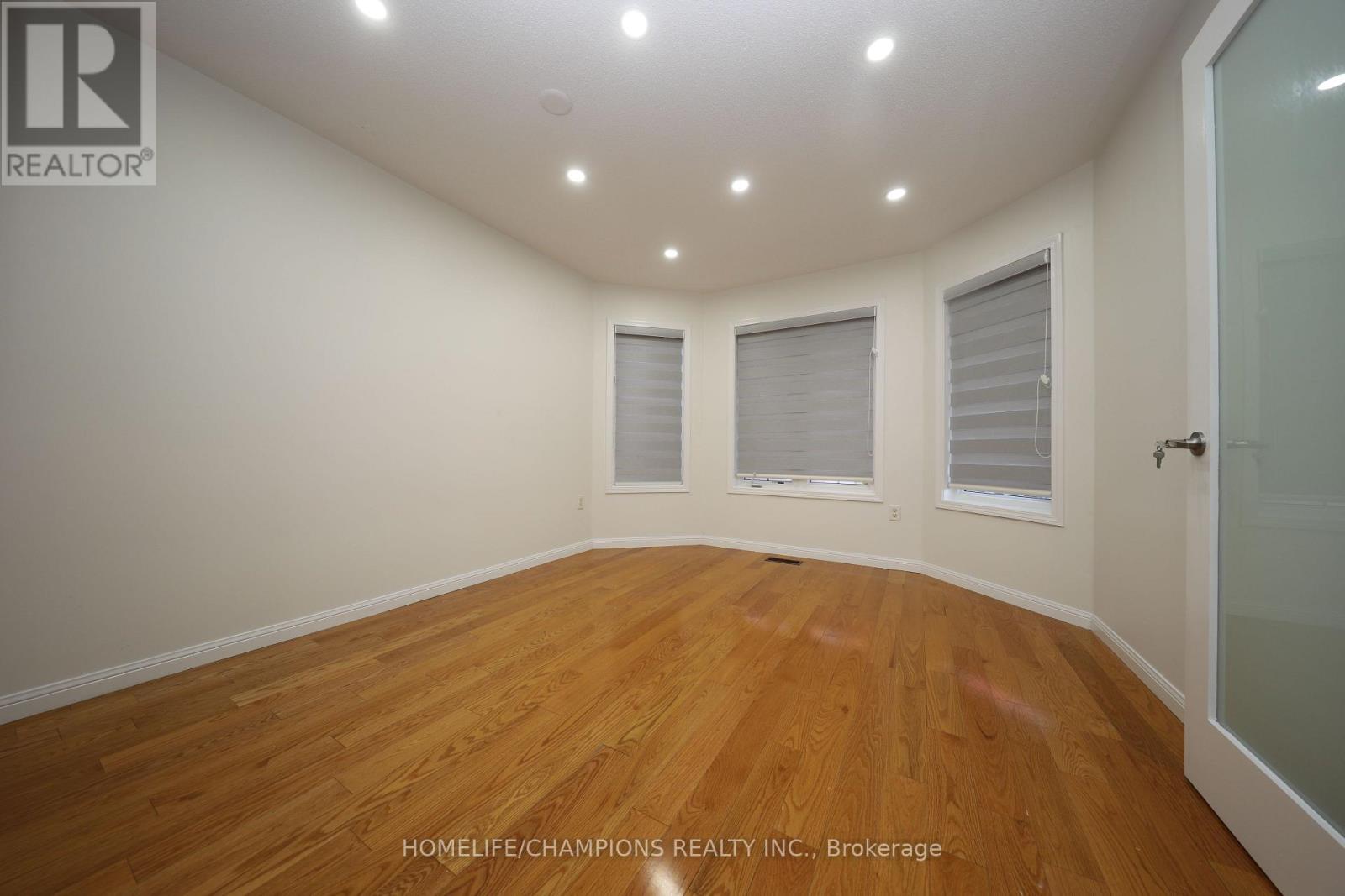 38 Bobolink Avenue, Toronto, ON photo 5