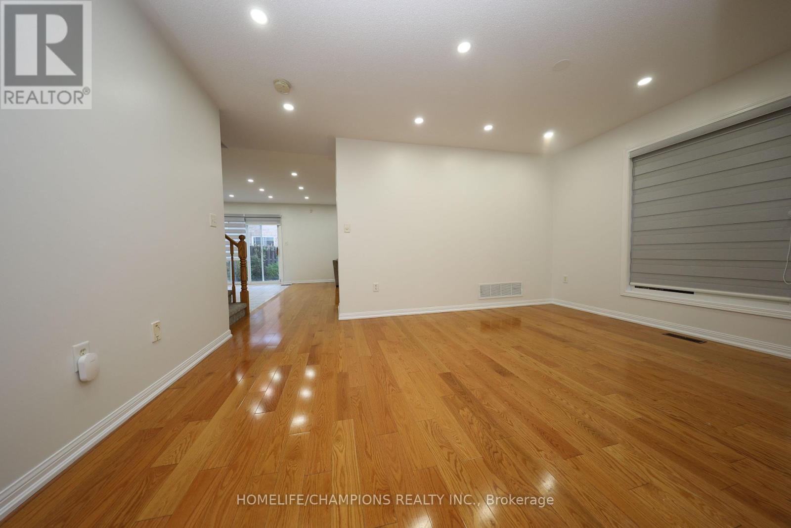 38 Bobolink Avenue, Toronto, ON photo 6