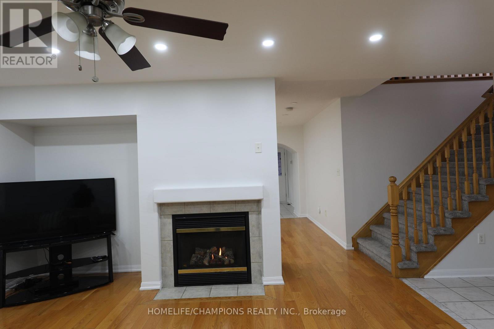 38 Bobolink Avenue, Toronto, ON photo 7